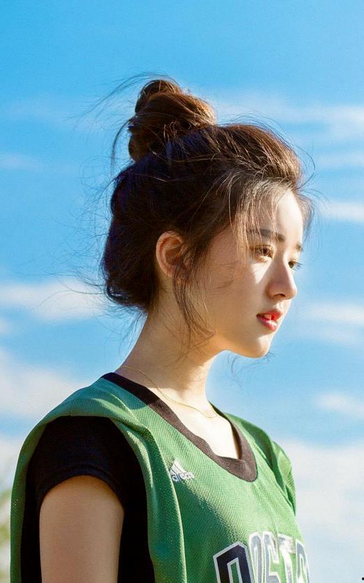 明星资讯网 赵露思说未来能拍戏就拍,拍戏为主，演绎精彩人生